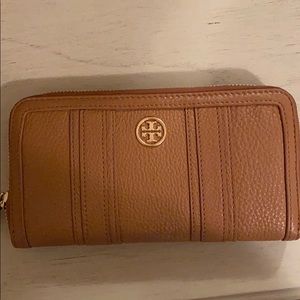 Tory Burch wallet